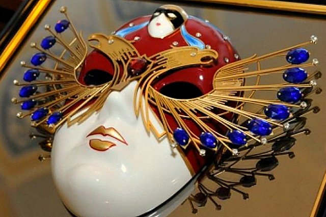 Губернатор поздравил Екатеринбургский оперный с получением «Золотой маски»