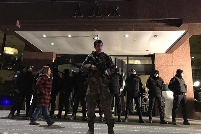 Российские следователи вылетели в Турцию для расследования убийства посла