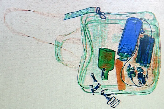 В аэропорту Алматы пытались сдать в багаж человека