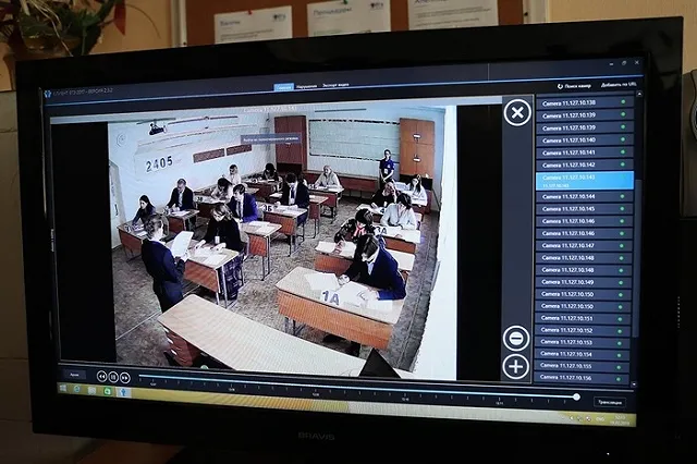 Российские школьники сдают сегодня самый массовый ЕГЭ