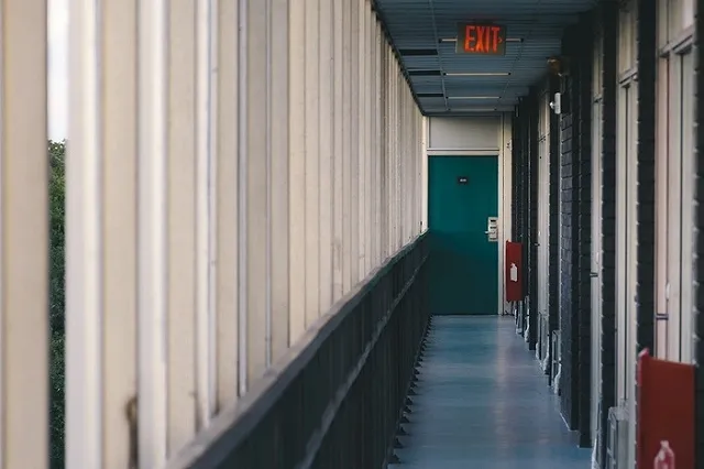 Стала известна личность студента УрФУ, найденного мертвым в общежитие