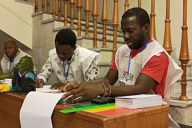 В Екатеринбурге студенты из Гвинеи проголосовали на выборах президента