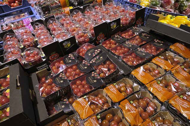 Россиян предупредили о росте цен из-за контрсанкций