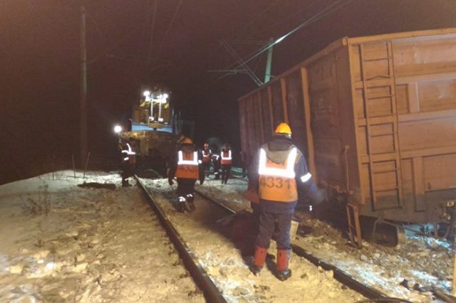 Под Екатеринбургом с рельсов сошел вагон. Из-за ЧП поезда задерживаются