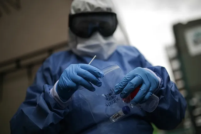 Часть карантинных мер, введённых из-за коронавируса, продлили до 2021 года