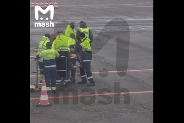 Mash опубликовал видео госпитализации Алексея Навального