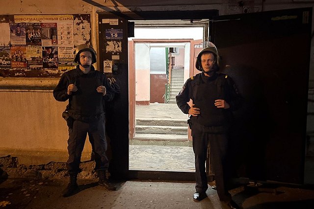 Против свердловчанина, угрожавшего покончить с собой, возбудили уголовное дело