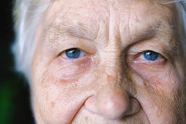 В Екатеринбурге внучка украла у своей бабушки 50 тысяч рублей