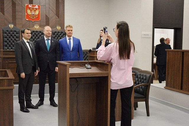 В Академическом открыли здание районного суда — фото