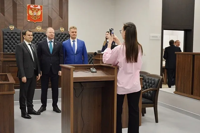 В Академическом открыли здание районного суда — фото
