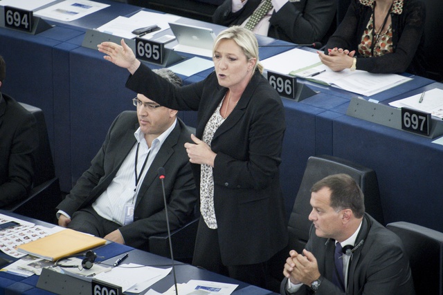 Марин Ле Пен помешала ускоренному одобрению продления преференций для Киева