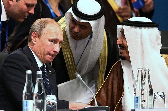 FT сообщила об угрозах Порошенко Путину накануне Минских соглашений