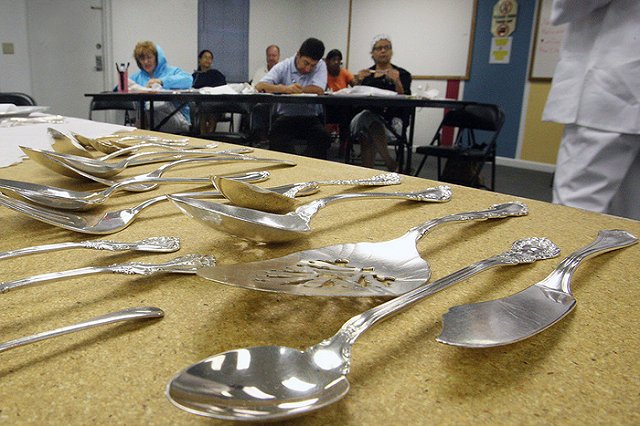 На уральской Рублевке задержали домработницу, укравшую у хозяина $5,2 тыс.