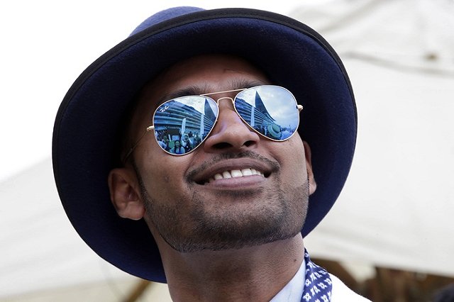 Офтальмологи запретили часто носить солнечные очки с цветными линзами