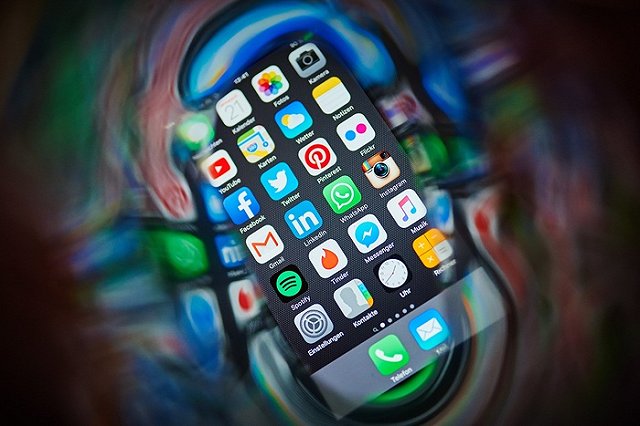 Американка пытается отсудить миллиард долларов за медленную работу iPhone