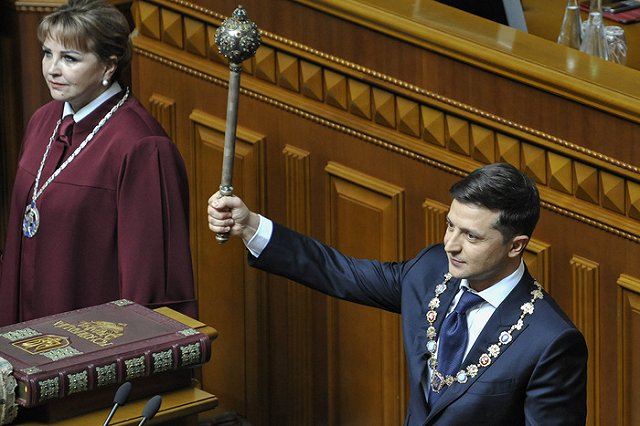 Зеленский попросил ЕС об усилении антироссийских санкций