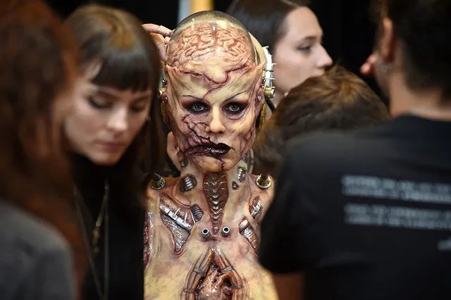 Хайди Клум потрясла всех своим костюмом на Хэллоуин, который создавали 12 часов