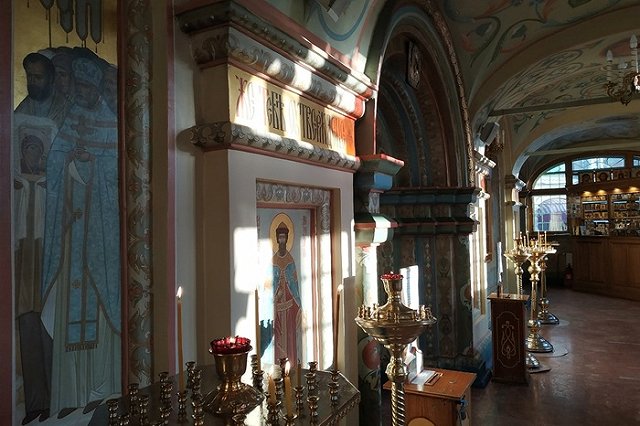 Патриарх Кирилл назвал долгом покупать свечи только у предприятия РПЦ