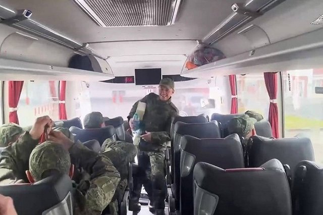 Пятеро свердловчан вернулись из украинского плена