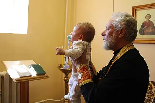 В свердловском СИЗО впервые крестили ребенка
