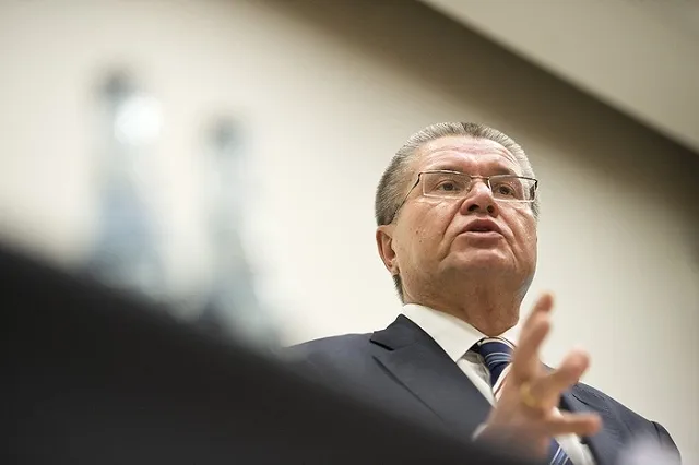 Улюкаев призвал как можно скорее повысить пенсионный возраст