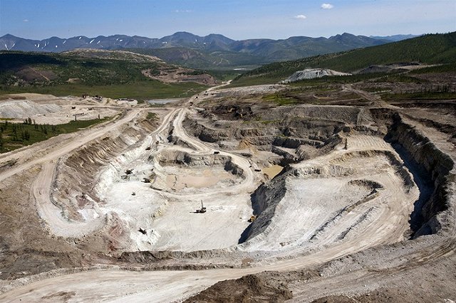 Копейский карьер: «прожорливый сосед» уничтожает жилье