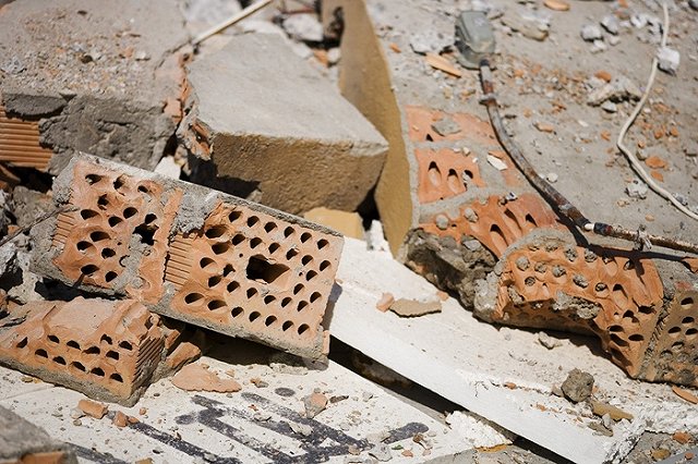 В Алтайском крае из-за взрыва газа рухнул дом