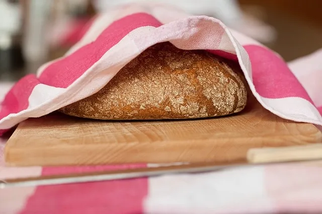 В Австралии отредактируют памятник святому из-за двусмысленности хлеба в руках