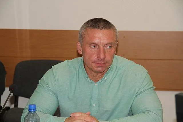 «Смотрите, кто ушел»: екатеринбургскую думу покинул 21 депутат из 36