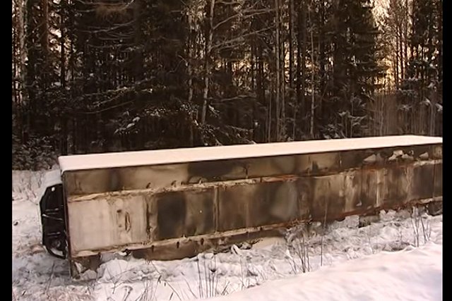 В УГИБДД рассказали о дальнобойщике, прожившем в аварийном МАЗ две недели