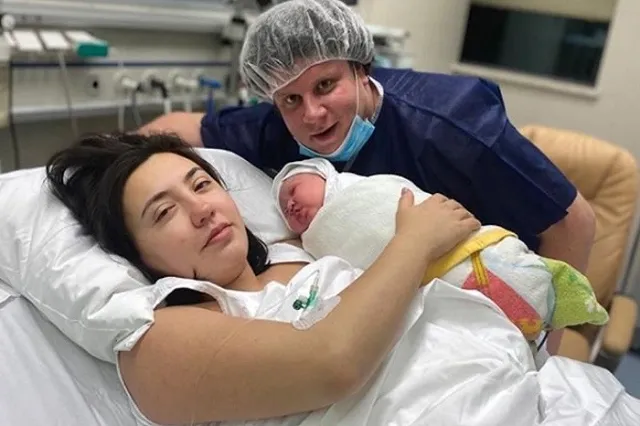 Екатеринбургский актёр и блогер Евгений Кулик стал папой и показал своего ребёнка