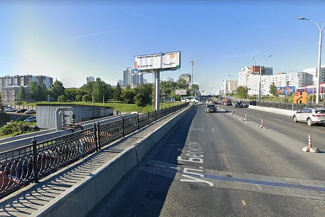 В Екатеринбурге разваливается Бебелевский мост