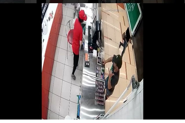 Полиция ищет «четкого» парнишку с Уралмаша, опустошившего чужую банковскую карту