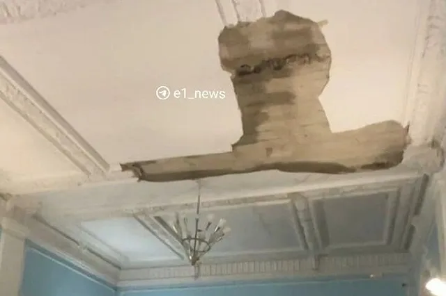 В здании учебного театра ЕГТИ рухнул потолок