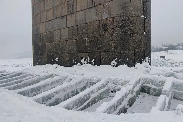 Для демонтажа моста через Витим ученые УрФУ и строители впервые заморозили реку