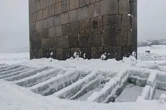 Для демонтажа моста через Витим ученые УрФУ и строители впервые заморозили реку