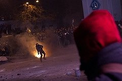 Милиция в Киеве сломала катапульту демонстрантов