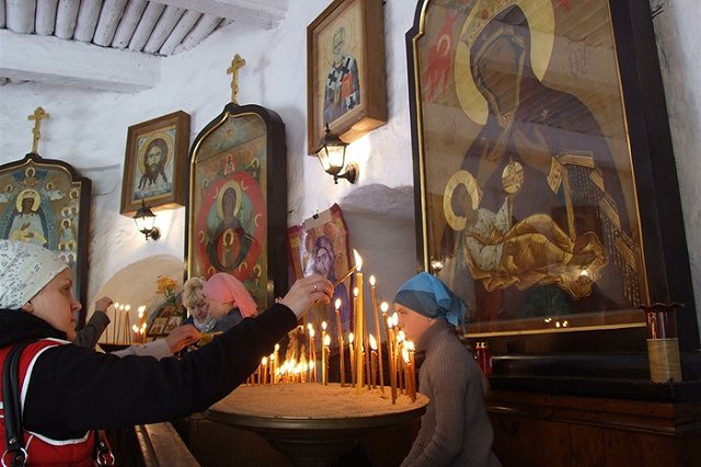 Челябинка с топором и скальпелем атаковала попутчика в автобусе