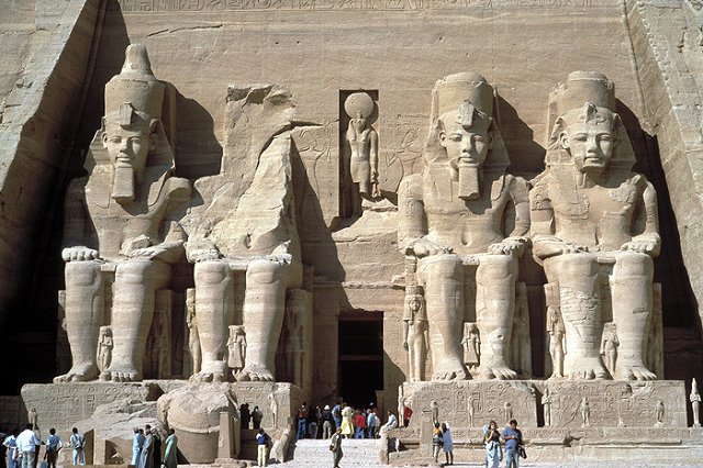 «Росатом» сообщил о планах подписать контракт на строительство АЭС в Египте