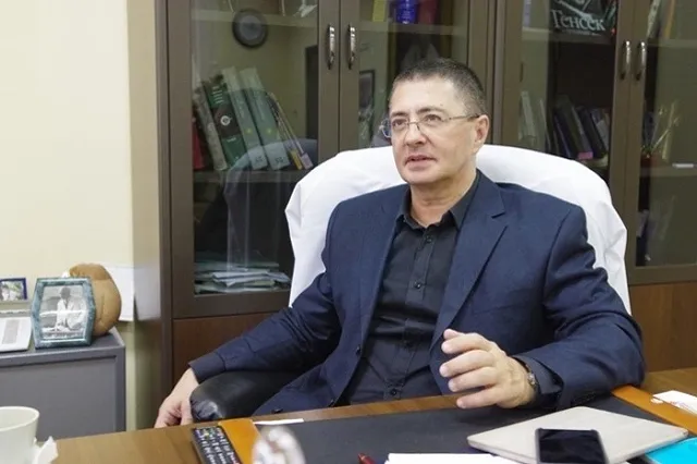 Мясников не исключил, что коронавирус может провоцировать рак