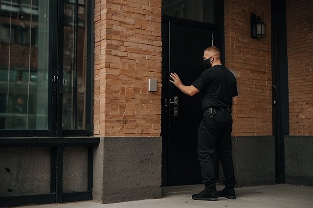 Долги россиян за ЖКХ предложили передавать коллекторам