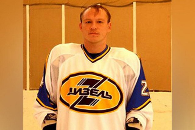 Повесившийся хоккеист не мог найти хорошую работу и рассчитаться по кредитам
