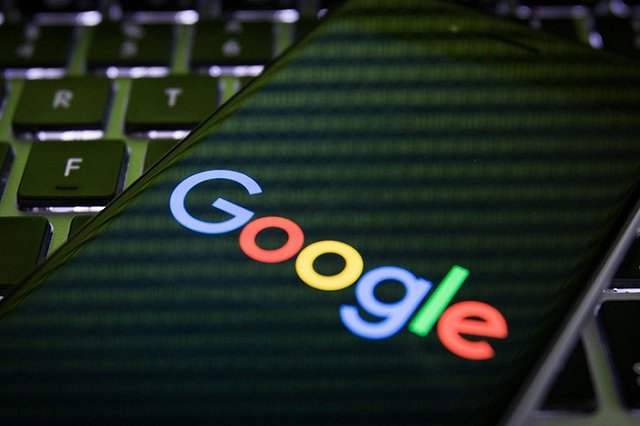 Google представил первый смартфон под собственным брендом