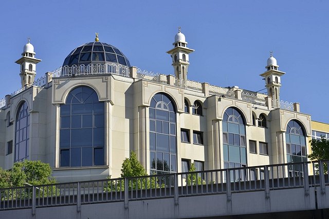 Сирийские беженцы пожаловались на порядки в немецких мечетях