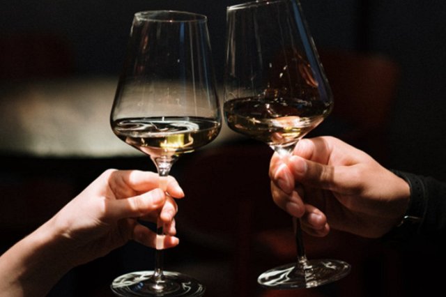 «Воспринимается как нечто дорогостоящее». РЖД изменит концепцию вагонов-ресторанов