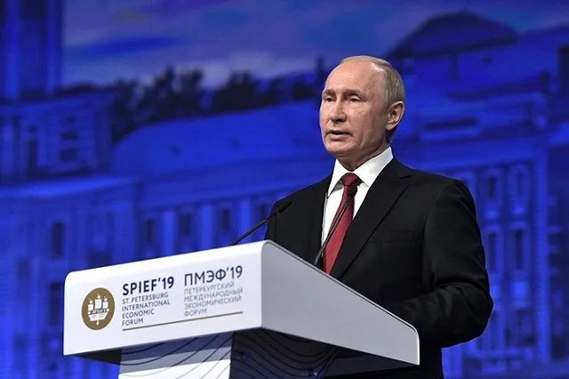 Песков отметил, что ПМЭФ пользуется огромной популярностью