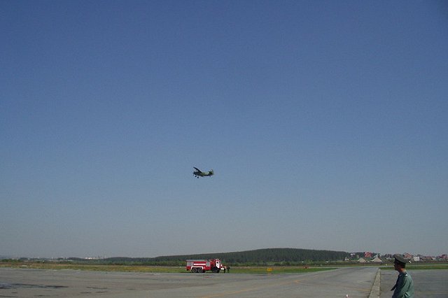 Упавший в огород под Самарой Як-52 выполнял «мертвую петлю»