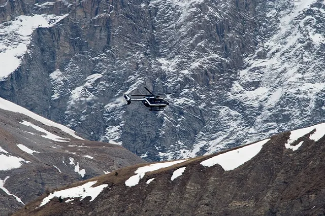 Россиянин разбился в Альпах во время прыжка с костюмом-крылом