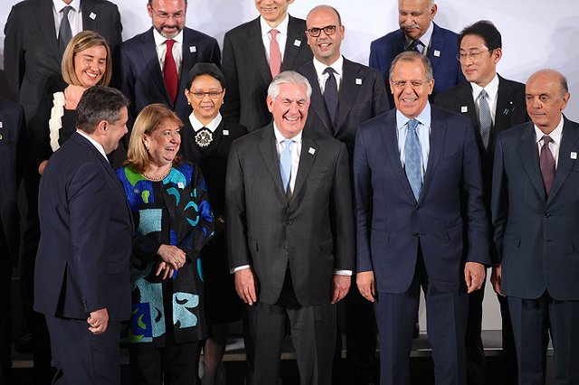 Госсекретарь США остался без номера в гостиницах Бонна