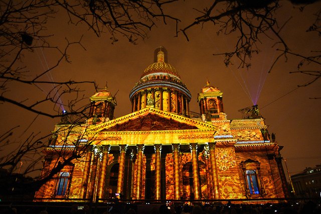 Директор Исаакия опроверг слухи о вывозе экспонатов музея к Пасхе